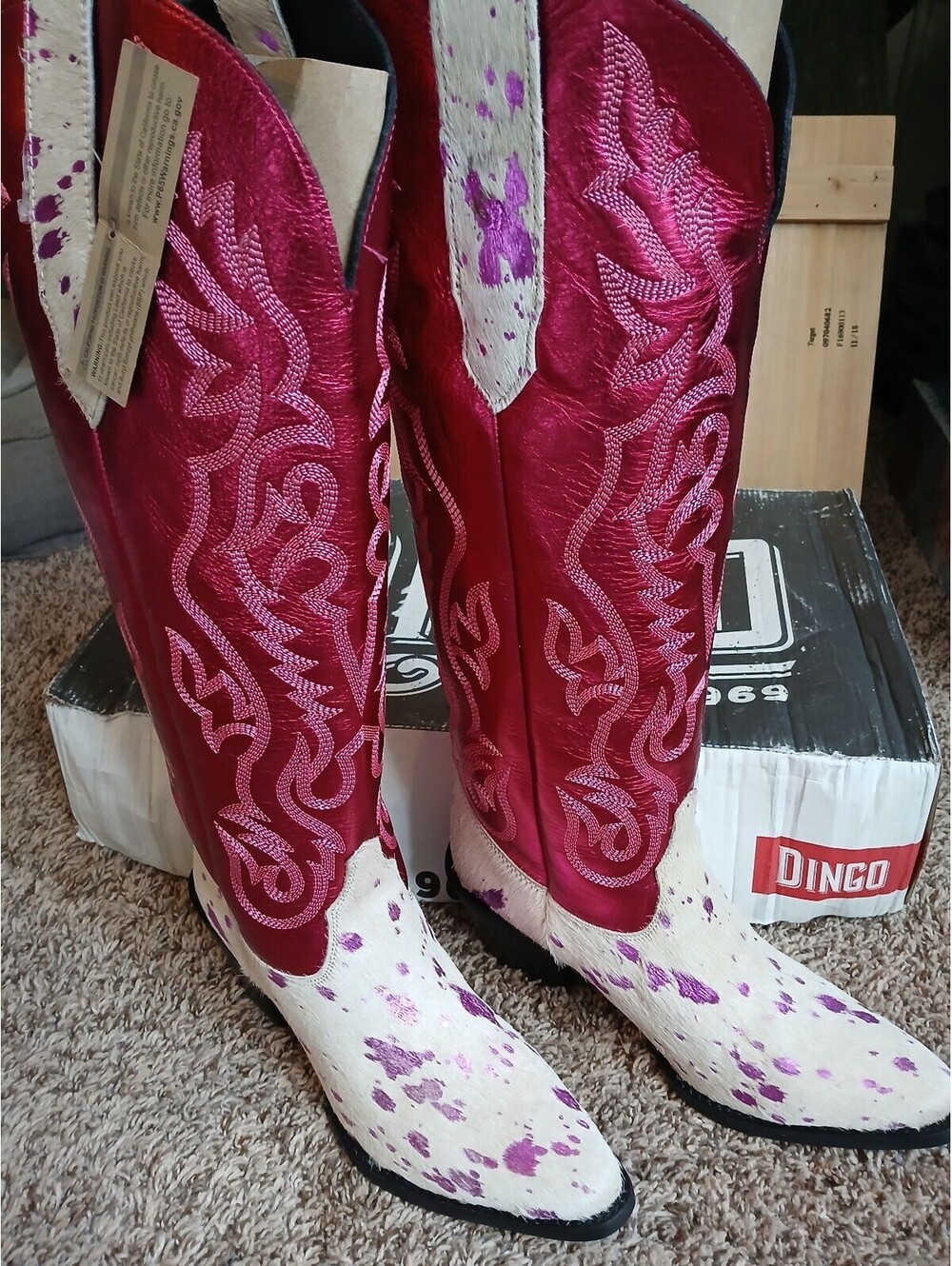 Dingo Women's Take No Bull Fuchsia Cowboy Boots Size 8